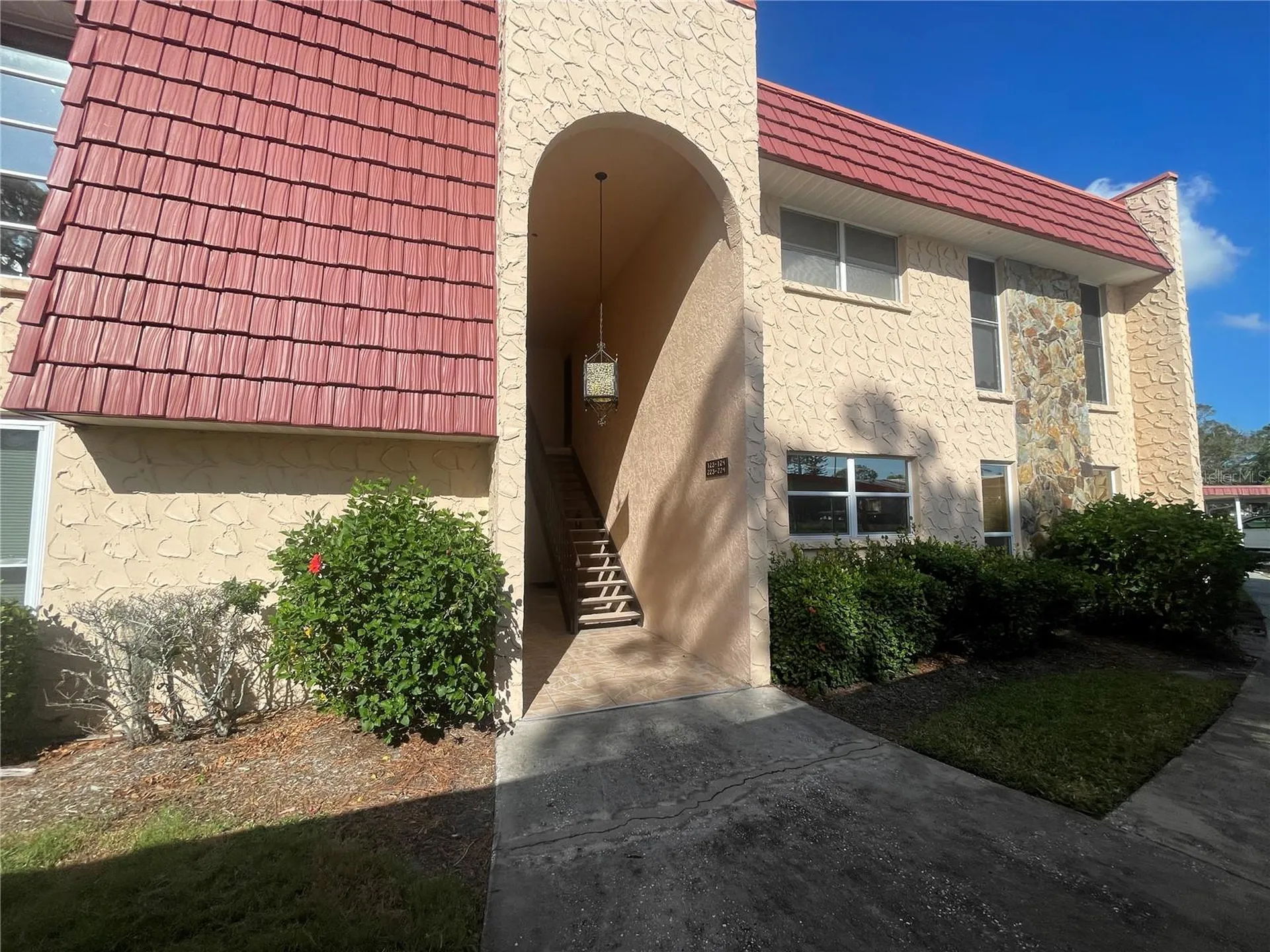 124 Dogwood Circle Seminole FL 33777