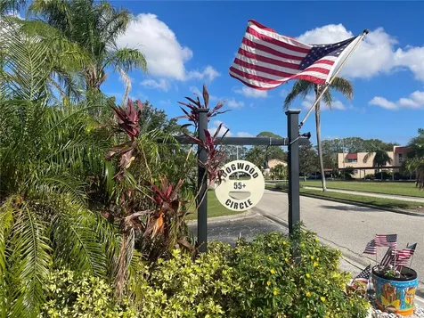 124 Dogwood Circle Seminole FL 33777