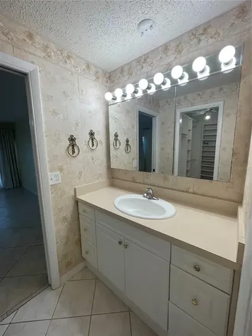 124 Dogwood Circle Seminole FL 33777