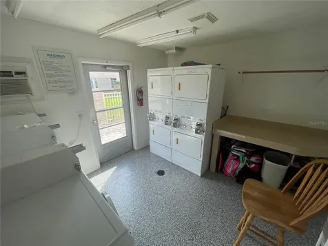 124 Dogwood Circle Seminole FL 33777