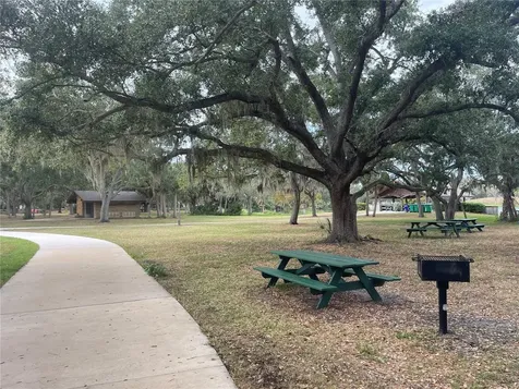 124 Dogwood Circle Seminole FL 33777