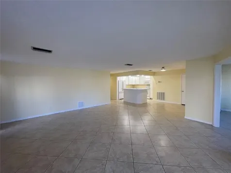 124 Dogwood Circle Seminole FL 33777