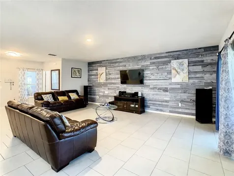 2742 Parkfield Road St Cloud FL 34772