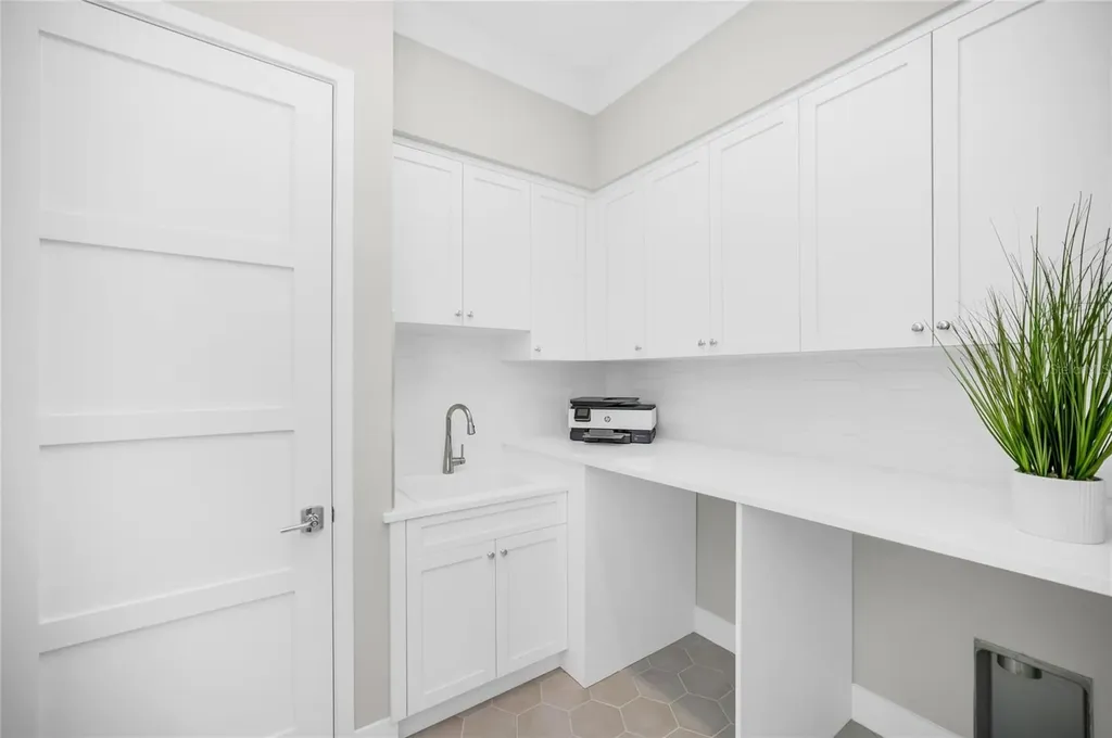 1516 S Orange Avenue Sarasota FL 34239