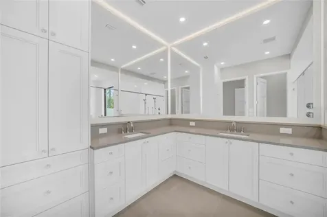1516 S Orange Avenue Sarasota FL 34239