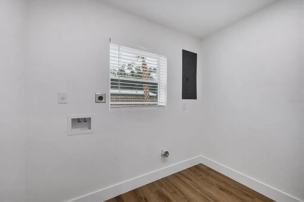 2711 Kilgore Place Sarasota FL 34235