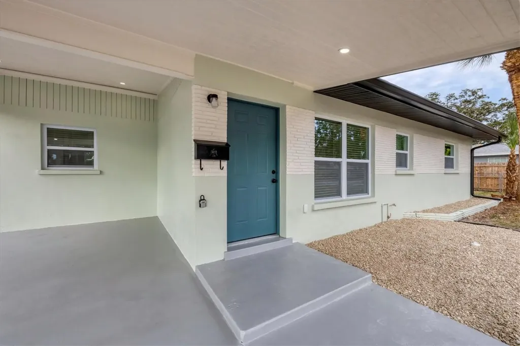 2711 Kilgore Place Sarasota FL 34235
