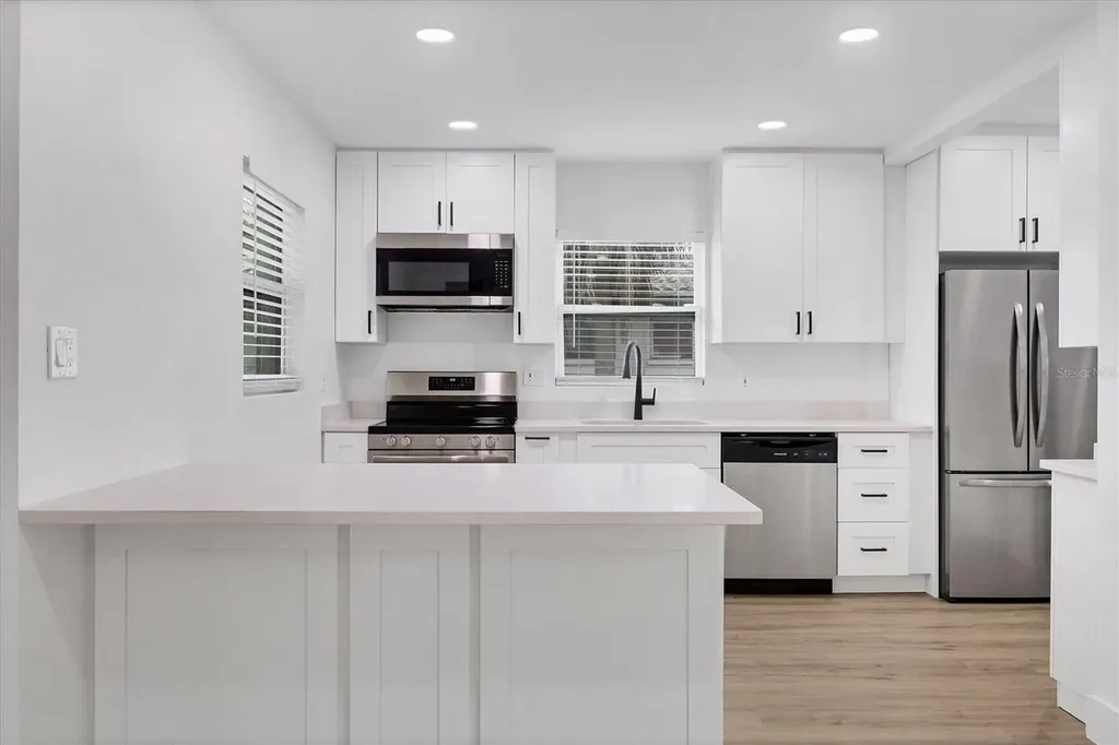 2711 Kilgore Place Sarasota FL 34235