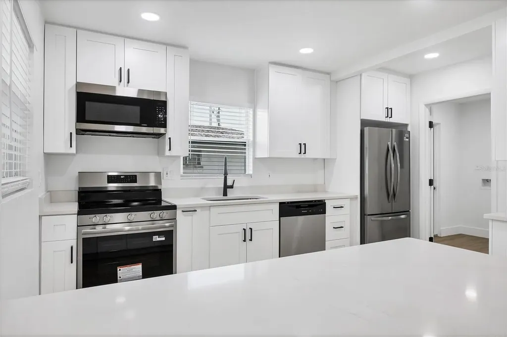 2711 Kilgore Place Sarasota FL 34235