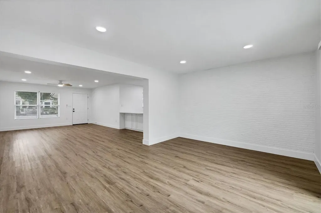 2711 Kilgore Place Sarasota FL 34235