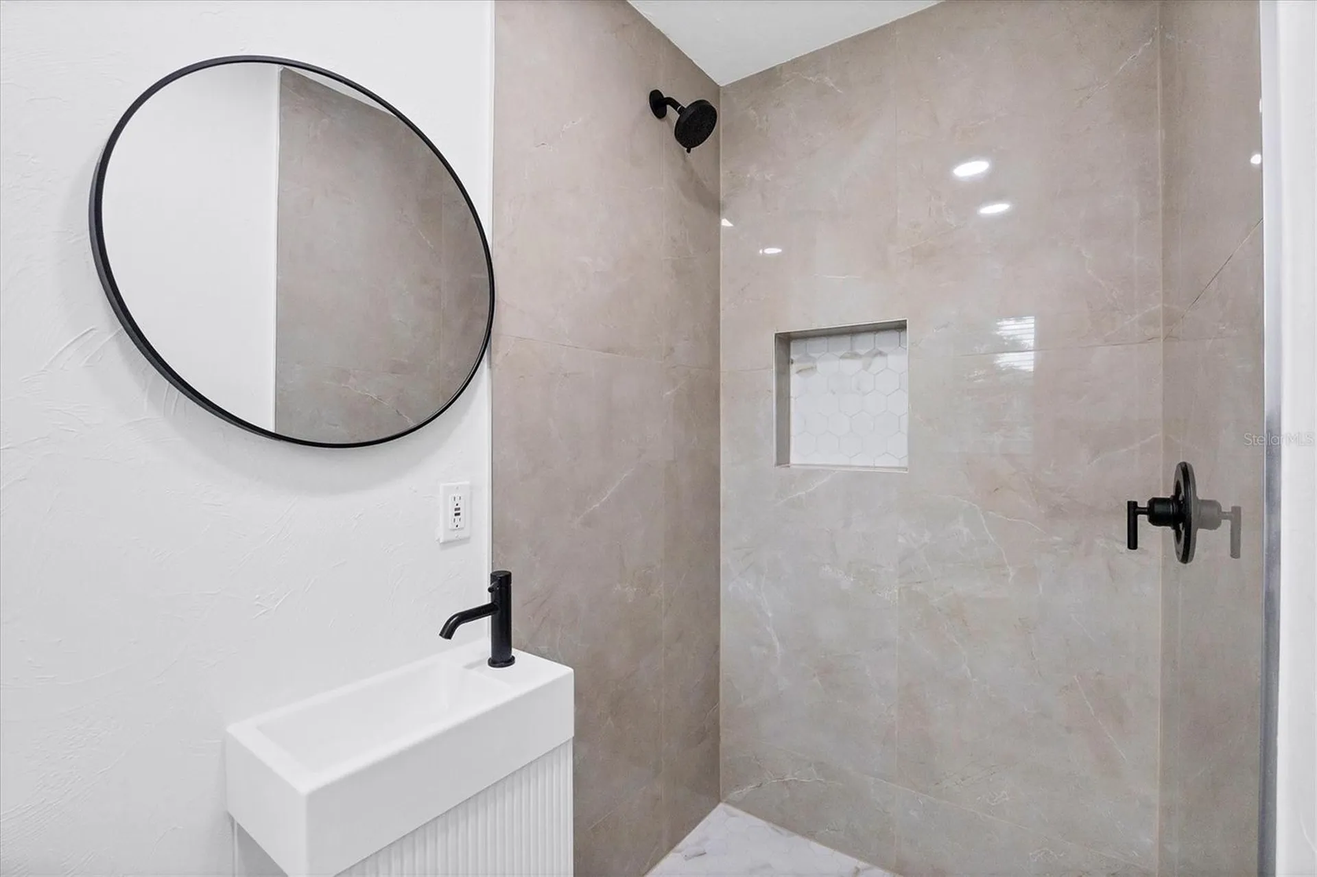 2711 Kilgore Place Sarasota FL 34235