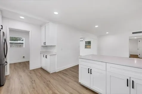 2711 Kilgore Place Sarasota FL 34235