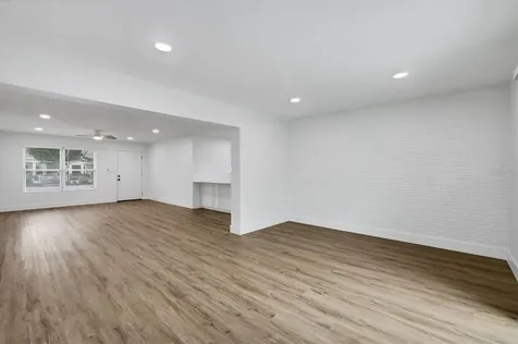 2711 Kilgore Place Sarasota FL 34235