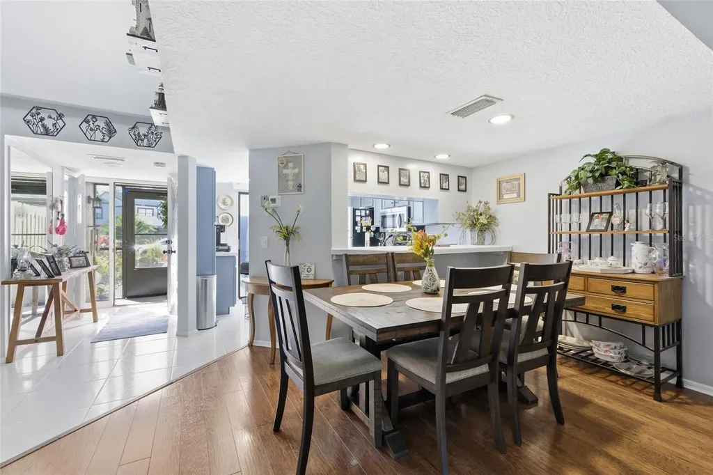 405 Woods Landing Trail Oldsmar FL 34677