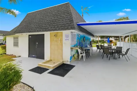 203 47th Avenue Drive W Bradenton FL 34207