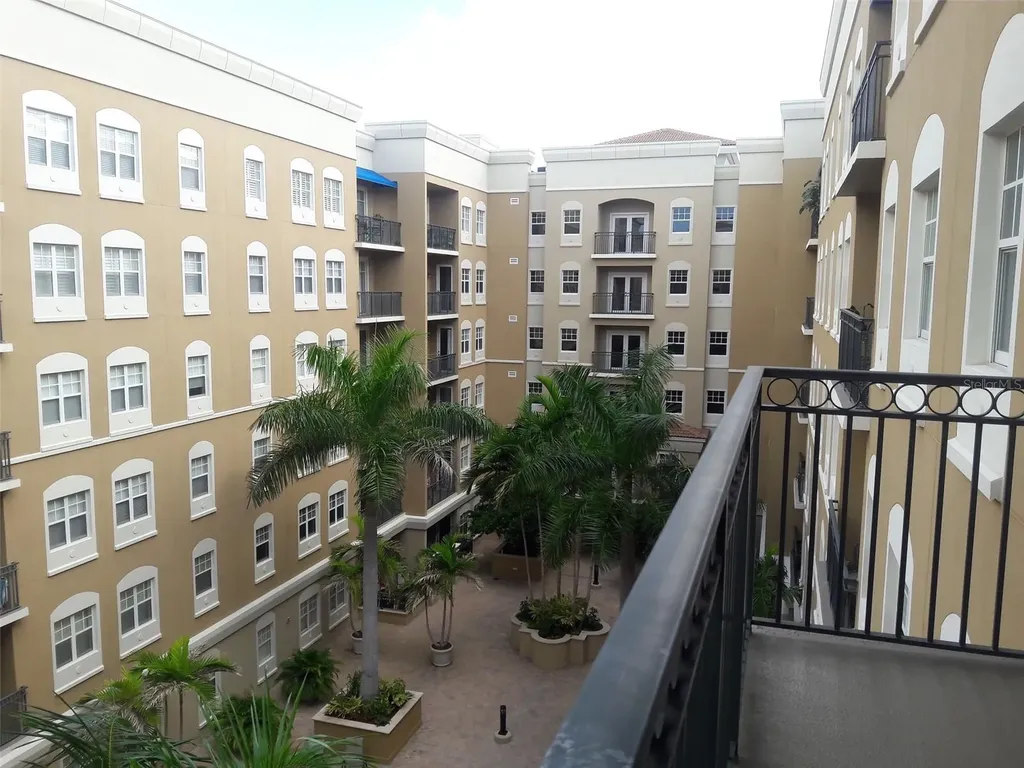 1064 N Tamiami Trail Sarasota FL 34236