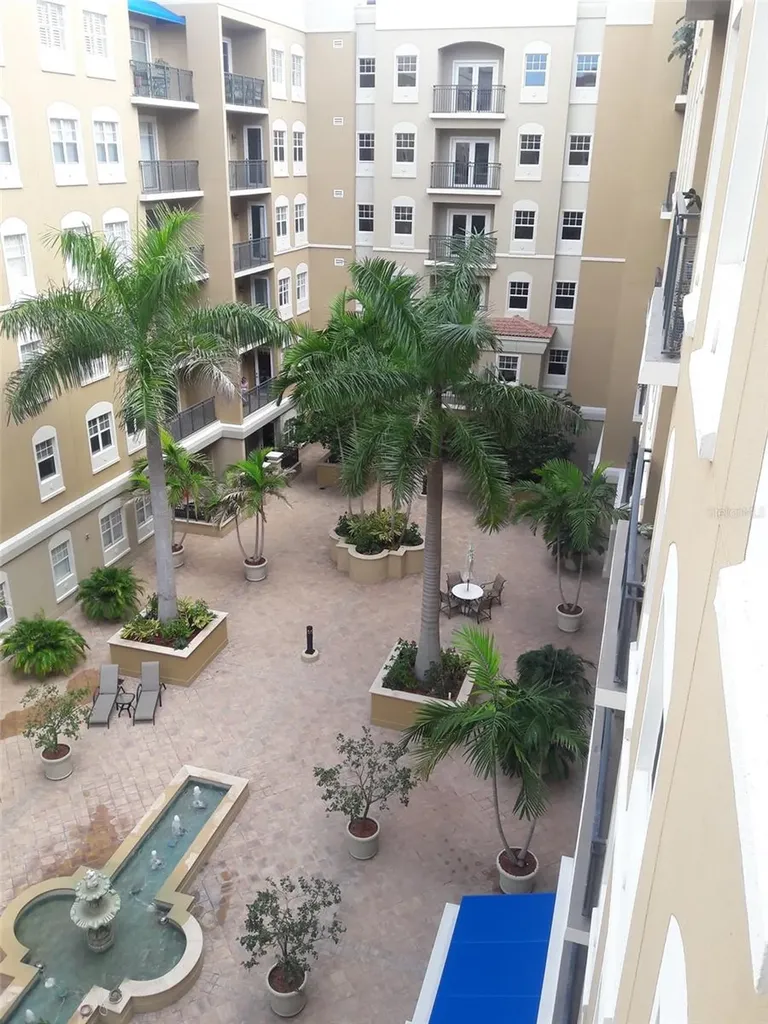 1064 N Tamiami Trail Sarasota FL 34236
