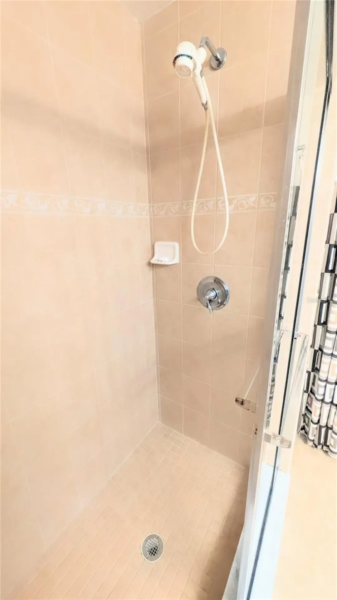 1064 N Tamiami Trail Sarasota FL 34236