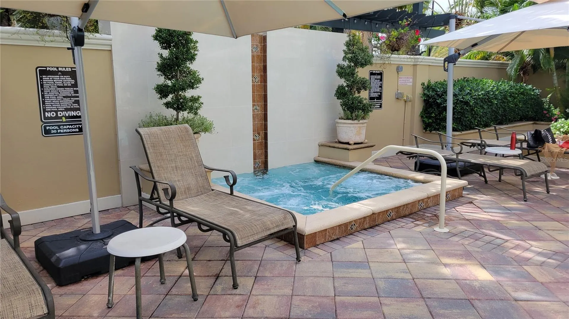 1064 N Tamiami Trail Sarasota FL 34236
