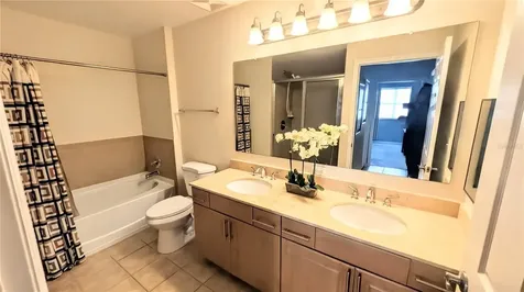 1064 N Tamiami Trail Sarasota FL 34236