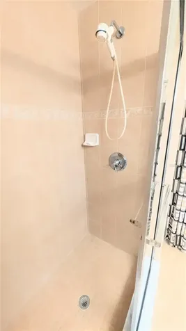 1064 N Tamiami Trail Sarasota FL 34236