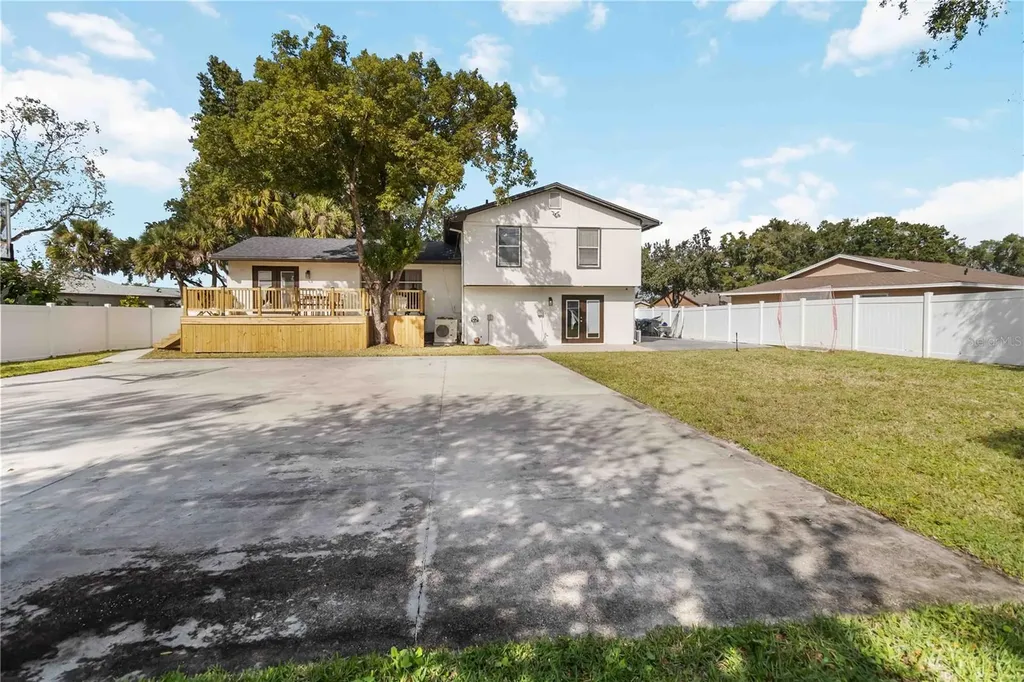 8124 Laurel Tree Drive Orlando FL 32819
