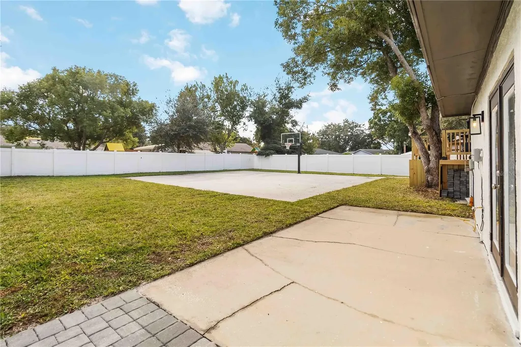 8124 Laurel Tree Drive Orlando FL 32819
