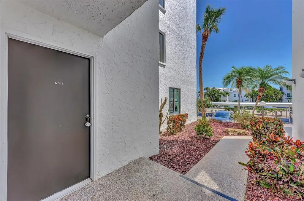 2950 N Beach Road Englewood FL 34223