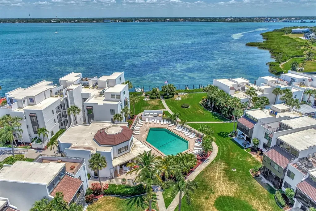 2950 N Beach Road Englewood FL 34223