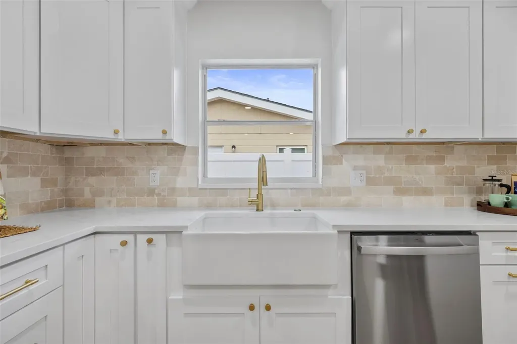 4311 Narvarez Way S St Petersburg FL 33712