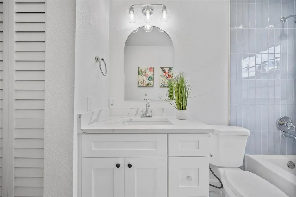 4311 Narvarez Way S St Petersburg FL 33712