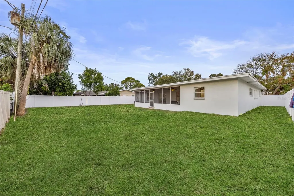 4311 Narvarez Way S St Petersburg FL 33712