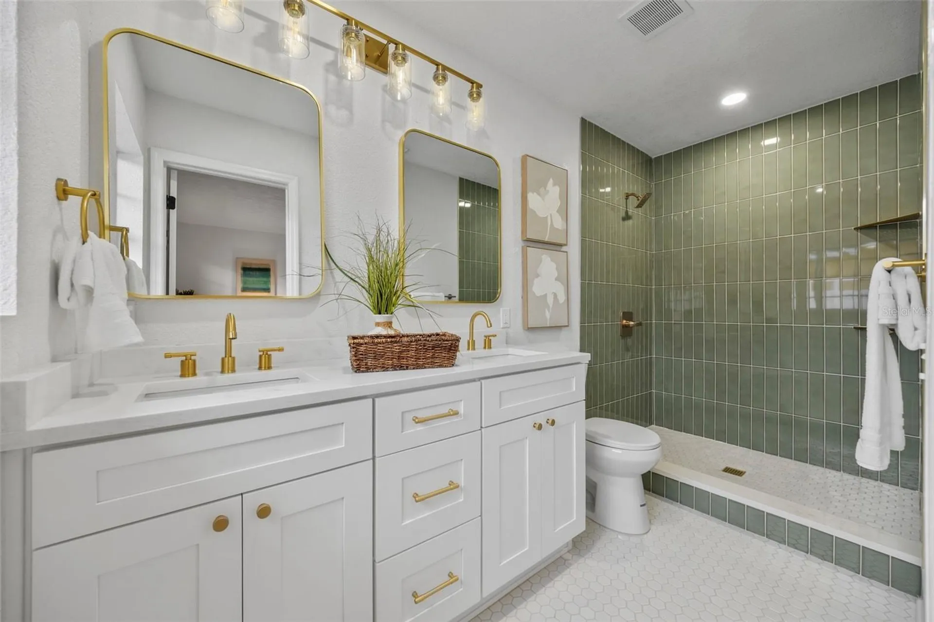 4311 Narvarez Way S St Petersburg FL 33712