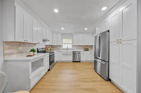 4311 Narvarez Way S St Petersburg FL 33712