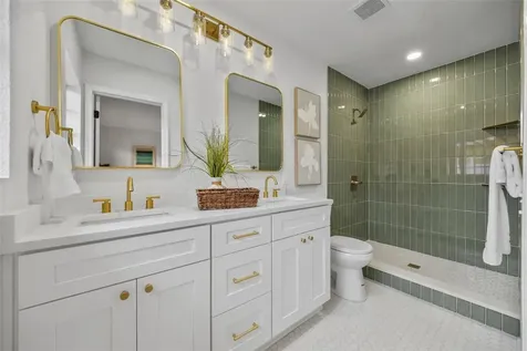 4311 Narvarez Way S St Petersburg FL 33712