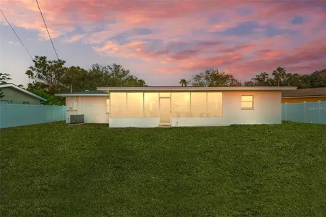 4311 Narvarez Way S St Petersburg FL 33712