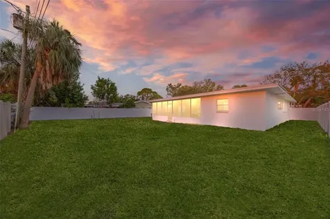 4311 Narvarez Way S St Petersburg FL 33712