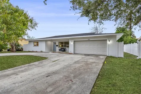 4311 Narvarez Way S St Petersburg FL 33712