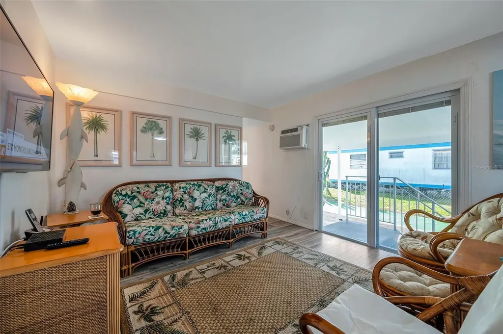 6580 Seminole Boulevard Seminole FL 33772