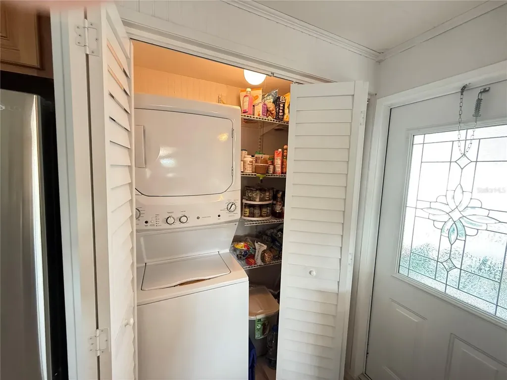 622 Mount Oak Avenue NE St Petersburg FL 33702