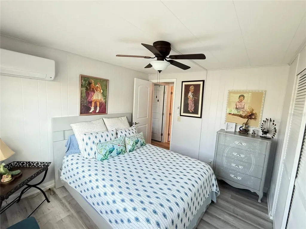 622 Mount Oak Avenue NE St Petersburg FL 33702