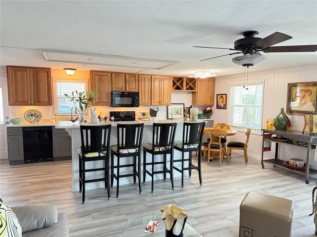 622 Mount Oak Avenue NE St Petersburg FL 33702