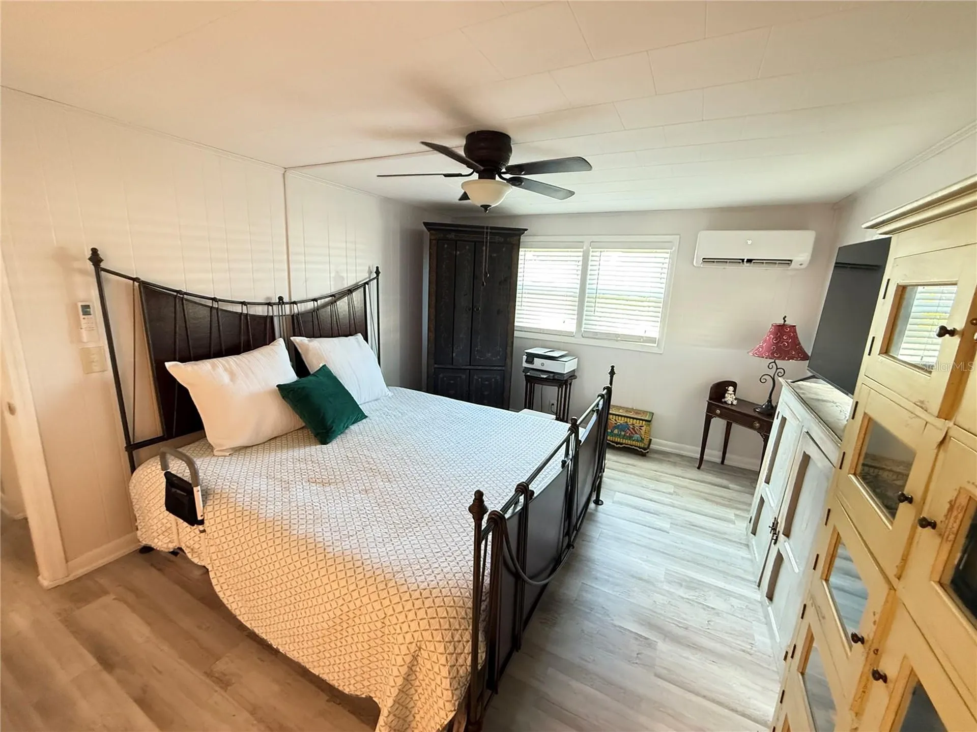 622 Mount Oak Avenue NE St Petersburg FL 33702