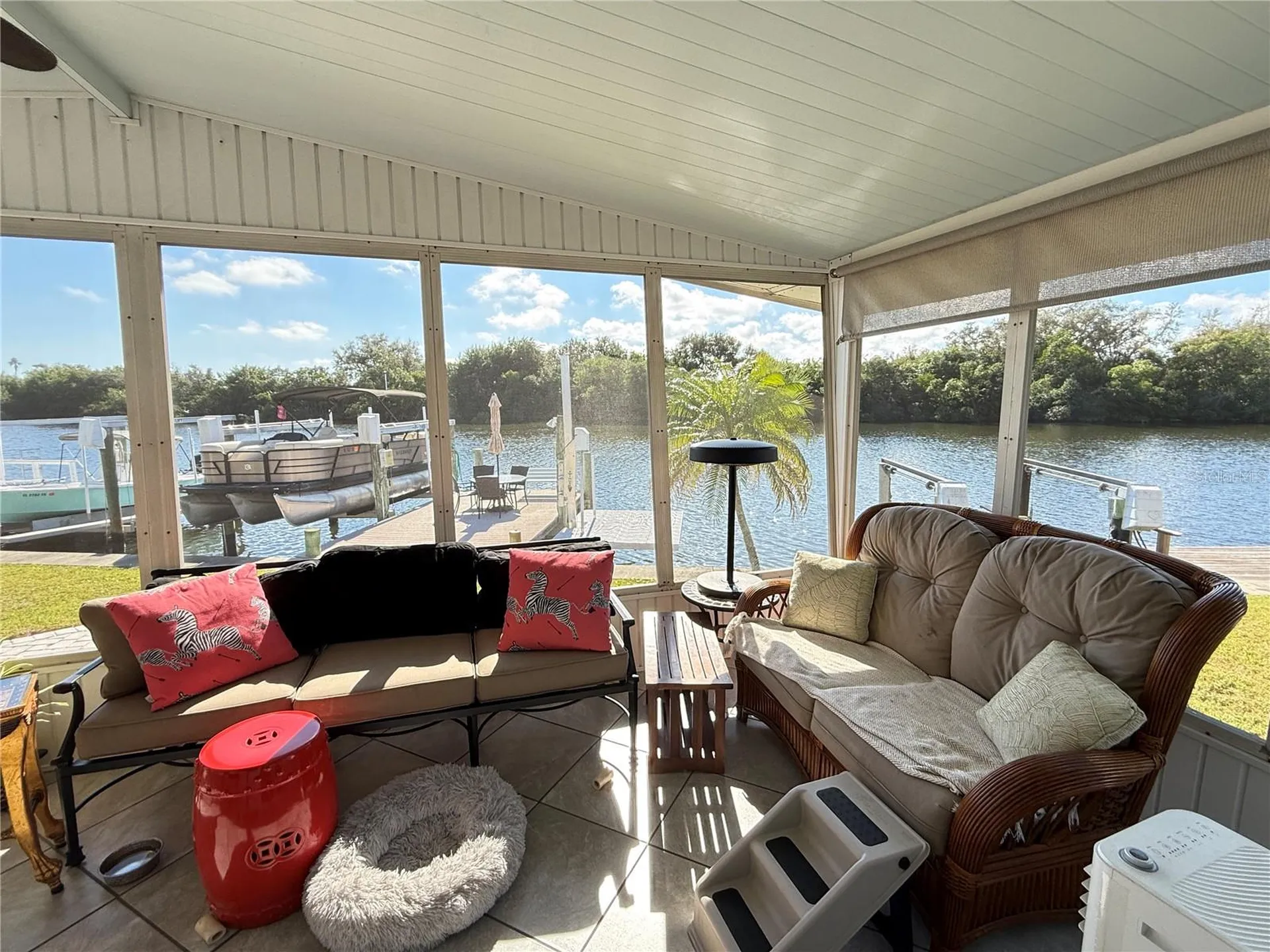 622 Mount Oak Avenue NE St Petersburg FL 33702