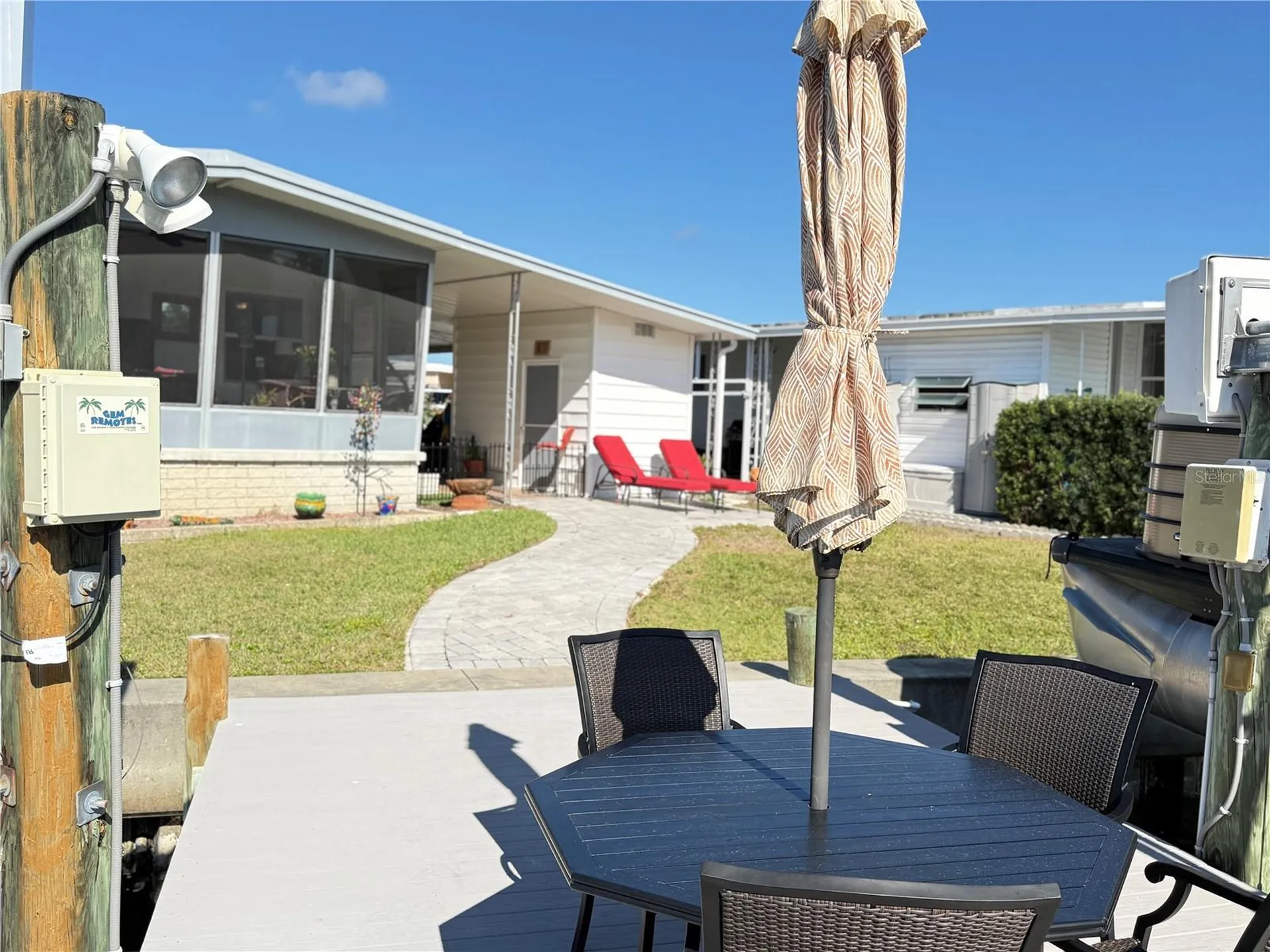 622 Mount Oak Avenue NE St Petersburg FL 33702