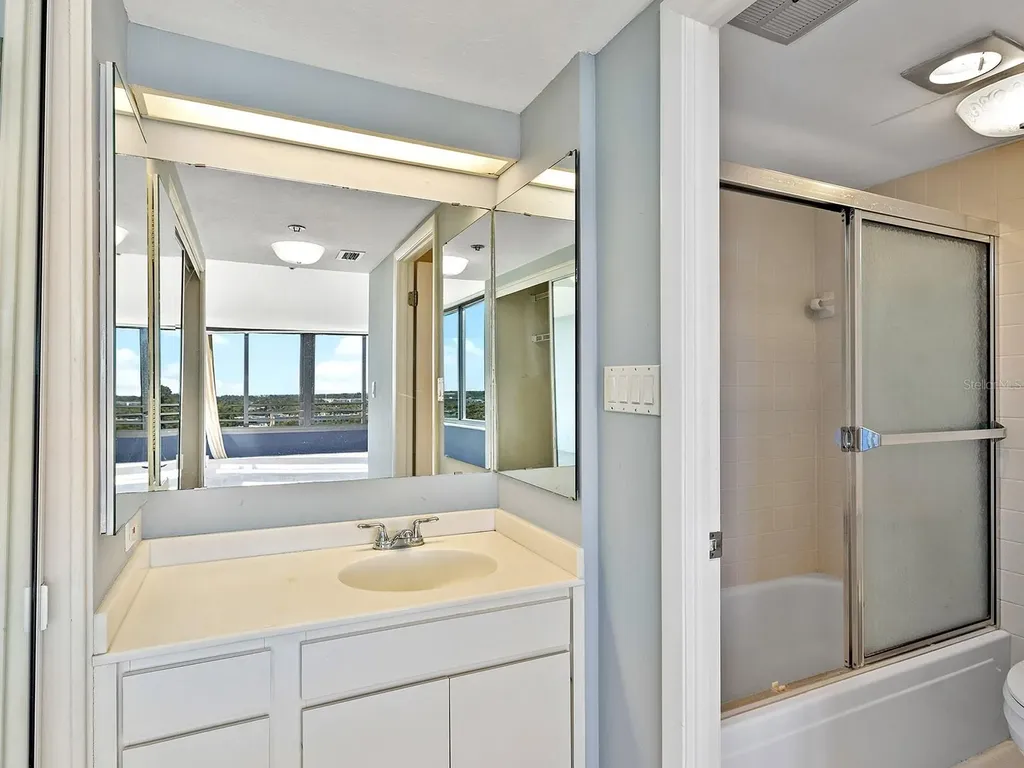 770 S Palm Avenue Sarasota FL 34236