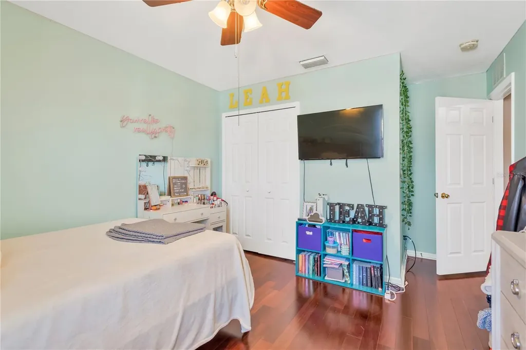 18345 Fish Loop Land O Lakes FL 34638