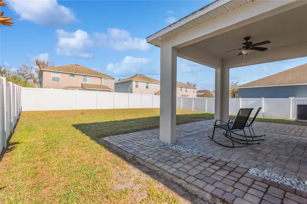 18345 Fish Loop Land O Lakes FL 34638