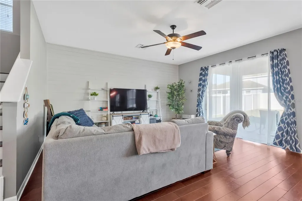 18345 Fish Loop Land O Lakes FL 34638