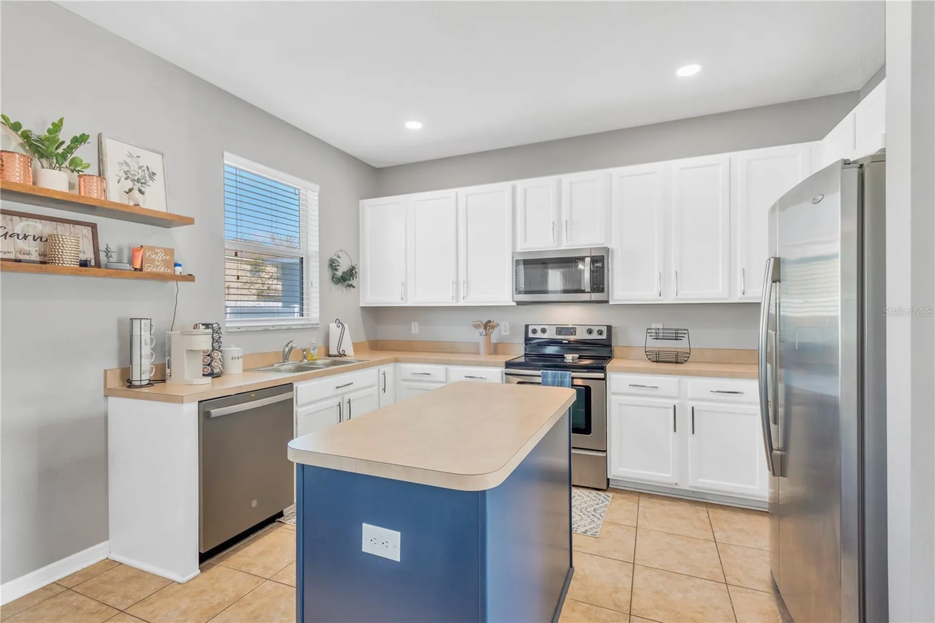 18345 Fish Loop Land O Lakes FL 34638